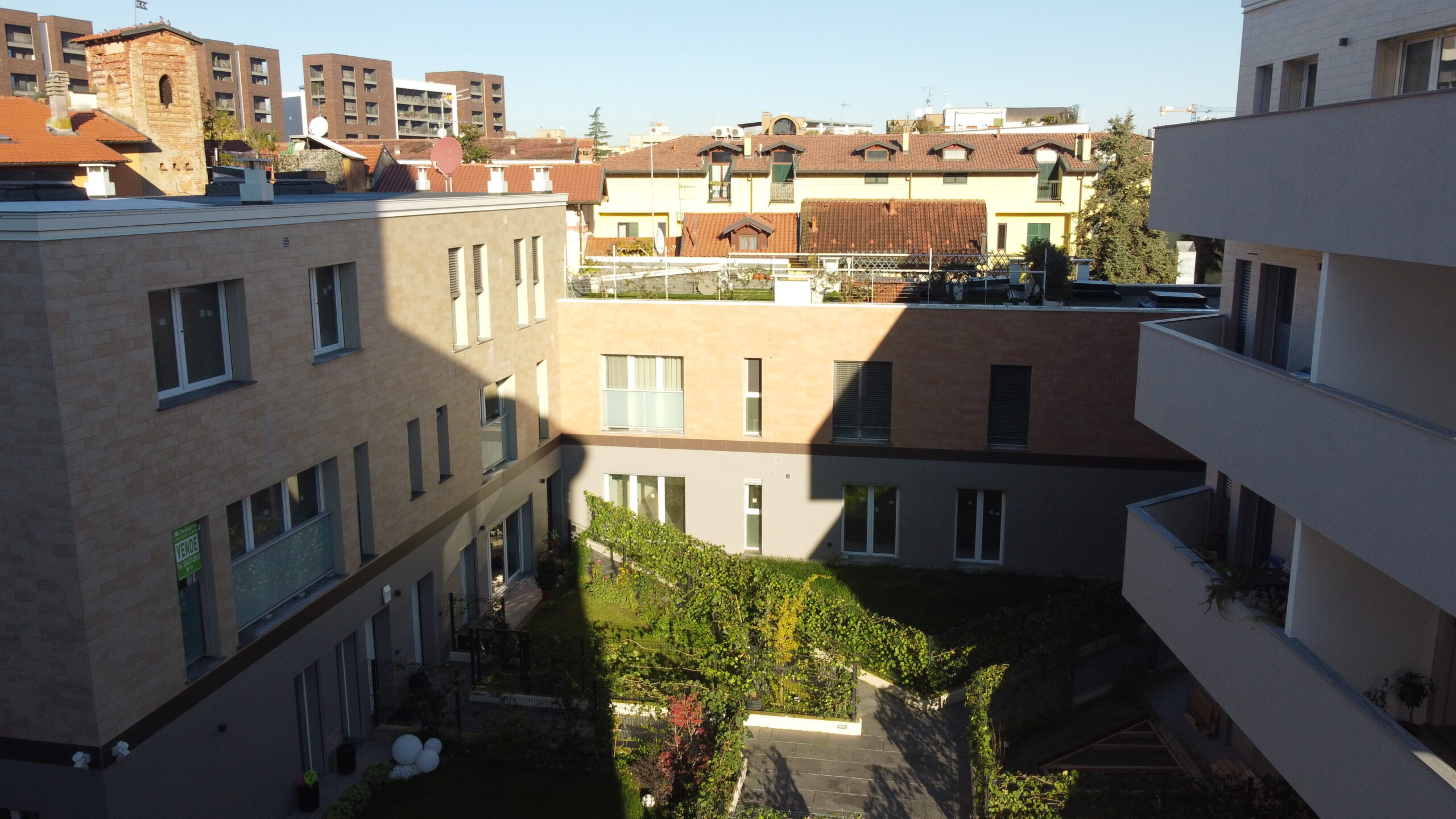 ATTICO : 5 locali piano terzo – sub 22