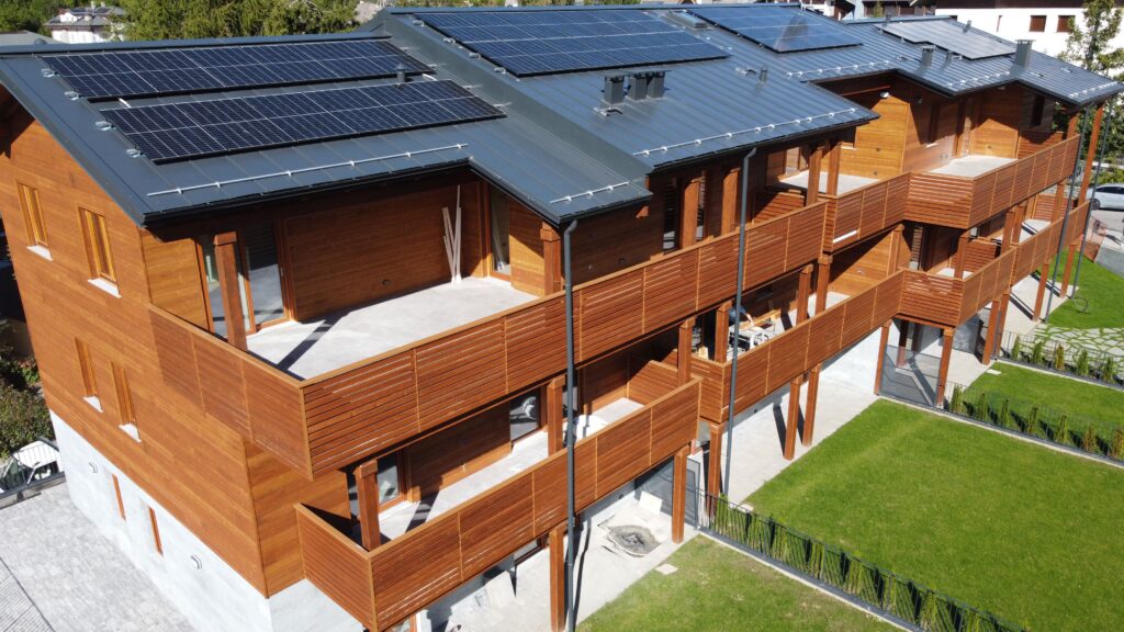 CHALET “BLUE MONN” – ULTIMO Trilocale piano1°, posto auto coperto + cantina